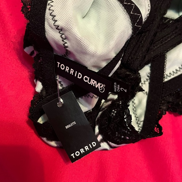 Torrid Bralette (nwt) size 2 - Picture 3 of 3
